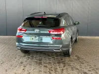 Neu Hyundai i30 Comfort 101 PS (74 kW) 2025 Grün metallic