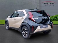 Neu Toyota Aygo X 72 PS (52 kW) 2025 Silber SUV