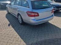 Gebraucht Mercedes E250 204 PS (150 kW) 2012 Silber Kombi