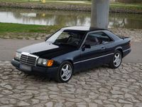 Gebraucht Mercedes E300 179 PS (131 kW) 1987 Blau Coupé