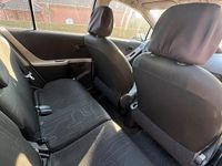 Gebraucht Toyota Yaris 69 PS (50 kW) 2009 Grau Kleinwagen