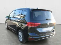 Gebraucht VW Touran Move 150 PS (110 kW) 2023 Deep black perleffekt Van / Kleinbus