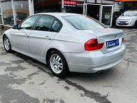Gebraucht BMW 318 129 PS (94 kW) 2007 Silber Limousine
