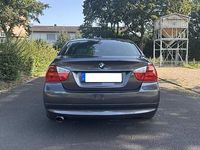 Gebraucht BMW 320 150 PS (110 kW) 2005 Grau Limousine