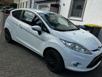 Gebraucht Ford Fiesta 82 PS (60 kW) 2010 Weiß Kleinwagen