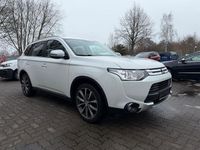 Gebraucht Mitsubishi Outlander Diamant Edition 150 PS (110 kW) 2015 Weiß SUV