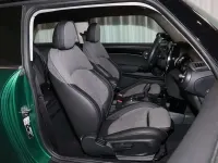 Gebraucht Mini Cooper SE Hatch 135 kW (184 PS) 2023 British racing green Kleinwagen