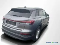 Gebraucht Audi Q4 e-tron Basis 125 kW (170 PS) 2023 Taifungraumetallic SUV