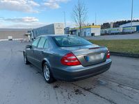 Gebraucht Mercedes E220 150 PS (110 kW) 2005 Blau Limousine