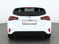 Neu Ford Focus Titanium 125 PS (91 kW) 2026 Frostweiss Limousine
