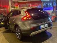 Gebraucht Volvo V40 CC Momentum 190 PS (139 kW) 2016 Grau Kombi
