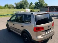 Używany VW Touran Cross Edition 140 KM (102 kW) 2012 Złoty Minivan