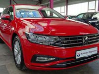 Gebraucht VW Passat 122 PS (89 kW) 2023 Rot Kombi