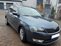 Gebraucht Skoda Rapid Joy 110 PS (80 kW) 2016 Grau Limousine