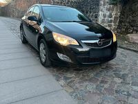 Gebraucht Opel Astra 140 PS (102 kW) 2011 Schwarz Limousine