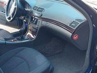 Gebraucht Mercedes E220 Classic 150 PS (110 kW) 2005 Blau Kombi