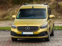 Gebraucht Mercedes T180 Edition 131 PS (96 kW) 2023 Gelb Van / Kleinbus