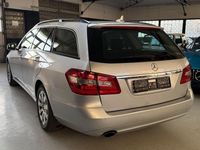 Gebraucht Mercedes E250 204 PS (150 kW) 2010 Silber Kombi