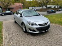 Gebraucht Opel Astra 116 PS (85 kW) 2012 Silber Limousine