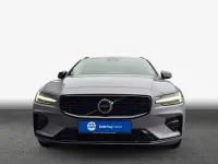 Gebraucht Volvo V60 Plus 197 PS (144 kW) 2025 Aurora silver / metallic Kombi