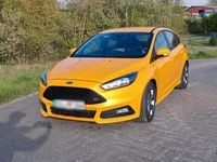 Usata Ford Focus ST 250 CV (183 kW) 2018 Giallo Berlina