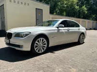 Gebraucht BMW 740 326 PS (239 kW) 2009 Weiß Limousine