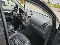 Second-hand VW Caddy 140 CP (102 kW) 2008 Negru Monovolum