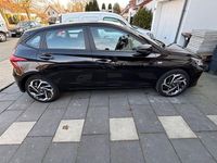 Gebraucht Hyundai i20 Trend 101 PS (74 kW) 2023 Schwarz Kleinwagen