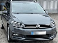 Gebraucht VW Touran Highline 150 PS (110 kW) 2019 Grau Van / Kleinbus