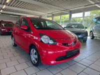 Gebraucht Toyota Aygo Cool 68 PS (50 kW) 2008 Rot Kleinwagen