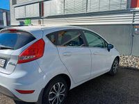Gebraucht Ford Fiesta 82 PS (60 kW) 2010 Weiß Kleinwagen