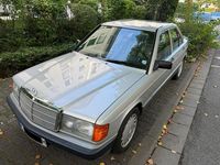 Gebraucht Mercedes 190 118 PS (86 kW) 1989 Silber Limousine