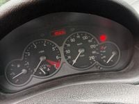 Gebraucht Peugeot 206 75 PS (55 kW) 2001 Grau Kleinwagen