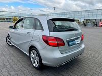 Gebraucht Mercedes B180 122 PS (89 kW) 2015 Silber Van / Kleinbus