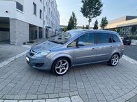 Gebraucht Opel Zafira Design Edition 125 PS (91 kW) 2011 Silber Van / Kleinbus