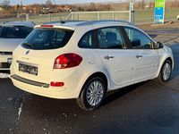 Gebraucht Renault Clio II Dynamique 101 PS (74 kW) 2009 Weiß Limousine