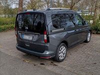 Gebraucht Ford Tourneo Titanium 122 PS (89 kW) 2024 Grau Kombi