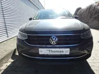 Gebraucht VW Tiguan Life 122 PS (89 kW) 2023 Uranograu SUV