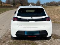 Gebraucht Peugeot 208 101 PS (74 kW) 2022 Weiß Kleinwagen