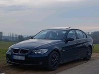 Gebraucht BMW 320 150 PS (110 kW) 2006 Blau Limousine