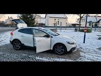 Gebraucht Volvo V40 150 PS (110 kW) 2015 Weiß Limousine