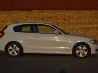 Gebraucht BMW 116 Advantage 122 PS (89 kW) 2011 Weiß Kleinwagen