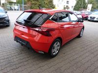 Gebraucht Hyundai i20 Essential 101 PS (74 kW) 2020 Rot Kleinwagen
