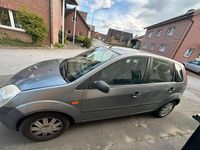 Usata Ford Fiesta 80 CV (58 kW) 2002 Grigio Utilitaria