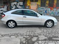 Gebraucht Mercedes C180 143 PS (105 kW) 2004 Silber Coupé