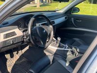 Second-hand BMW 330 310 CP (228 kW) 2009 Albastru Berlinǎ
