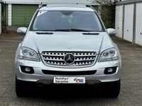 Gebraucht Mercedes ML320 224 PS (164 kW) 2007 Silber SUV