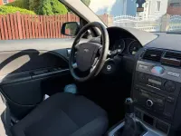 Gebraucht Ford Mondeo 125 PS (91 kW) 2003 Silber Limousine