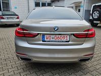 Gebraucht BMW 730 265 PS (194 kW) 2016 Kaschmirsilber metallic Limousine