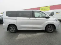 Gebraucht Ford Tourneo Titanium 136 PS (100 kW) 2025 Silber Van / Kleinbus